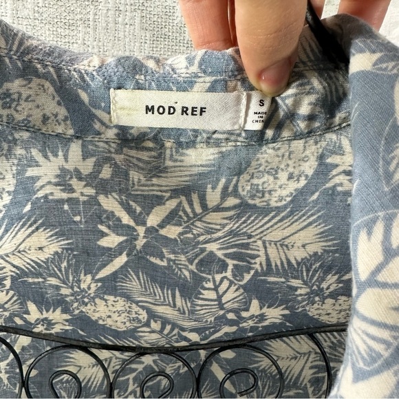 Mod Ref tropical pineapple cropped collared button down size S - Picture 2 of 7